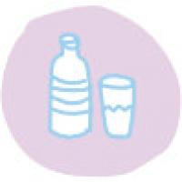 Flasche und Glas als gezeichnetes Icon Flüssigkeitsbedarf als Ernährungstipp für Stillende